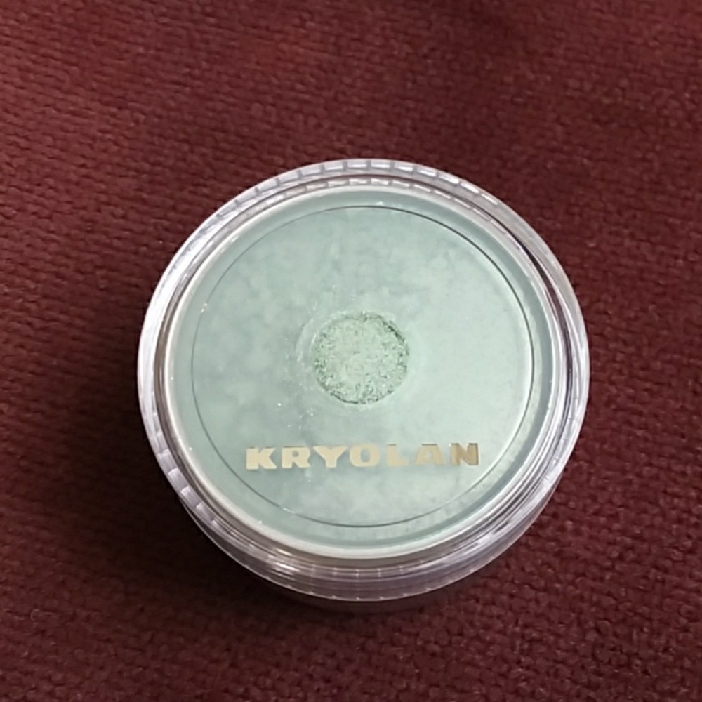 Satin Powder Sparkling eye dust